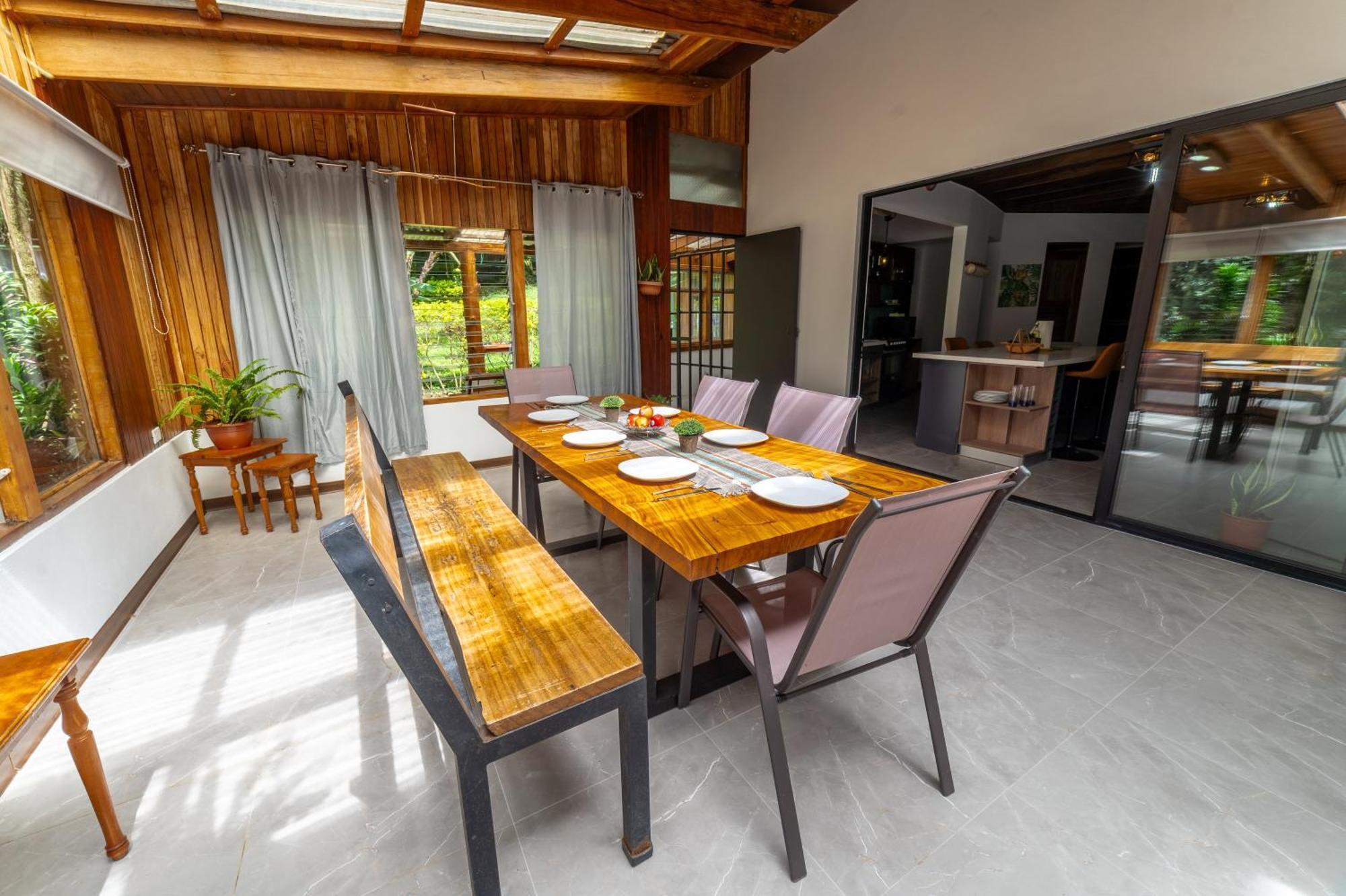 Casa Violeta Home Rentals Monteverde Exterior photo