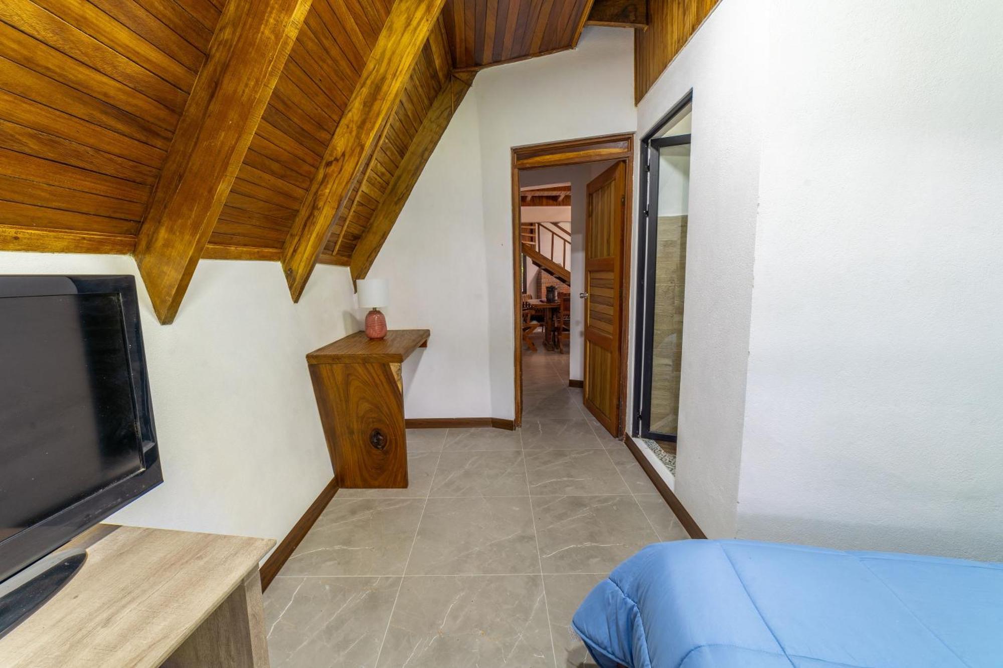 Casa Violeta Home Rentals Monteverde Exterior photo